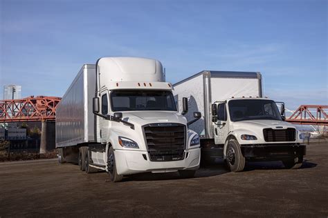 electric powered box truck|freightliner electric box truck.